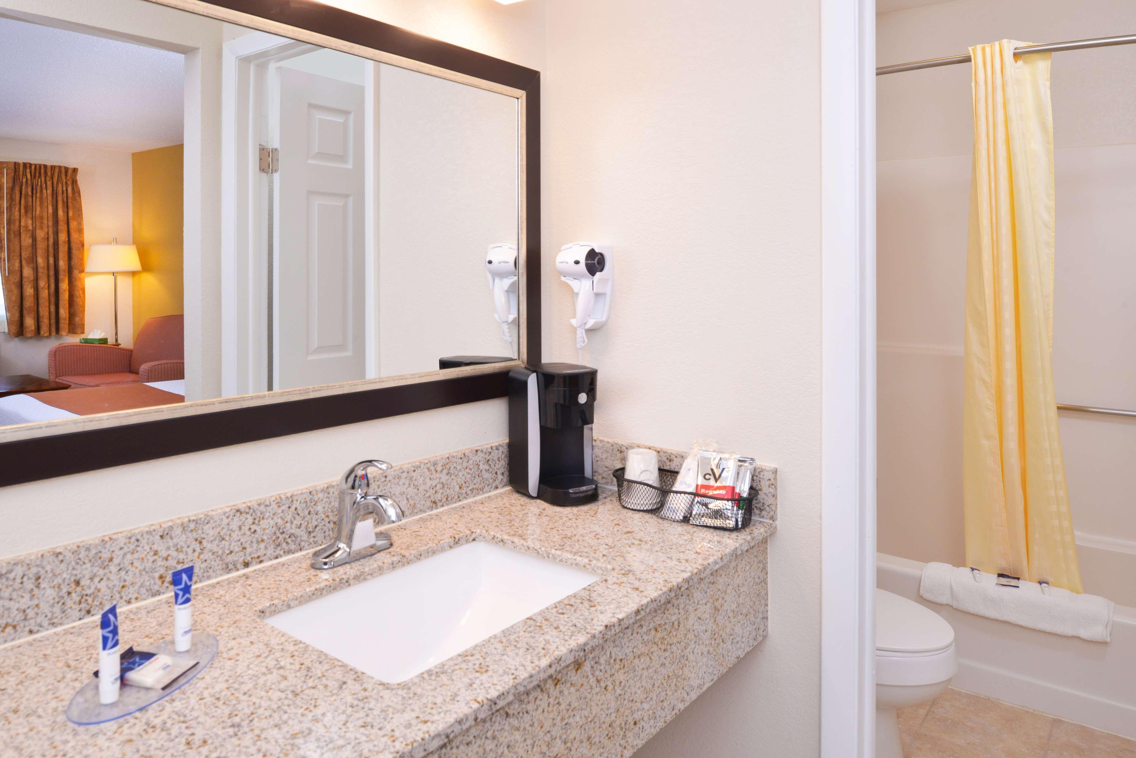 Americas Best Value Motel Plattsburgh